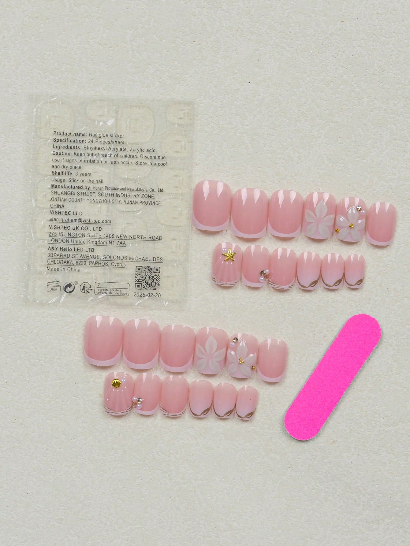 24個入りショートスクエアホワイトフレンチフラワーアクリルプ - Nail Art Y2K のレビューと価格