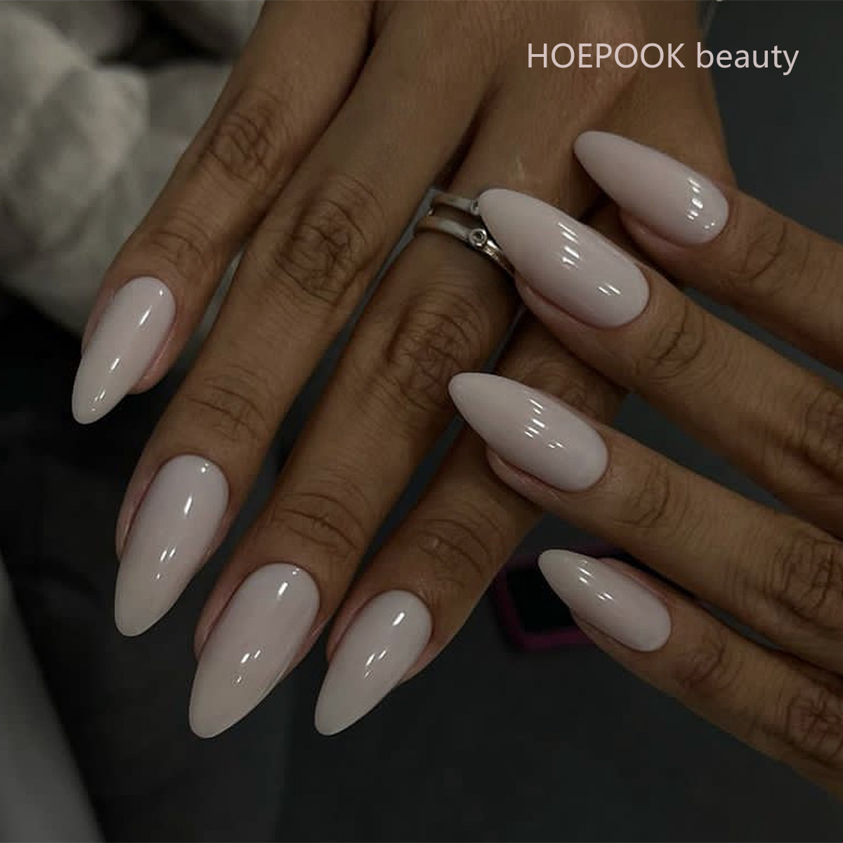 24 個ピンクグラデーションアーモンドプレス爪のヒントシンプ - Nail Art Natural Simple のレビューと価格